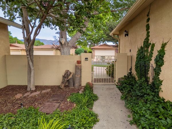 401 Rock Creek Park Avenue NE, Albuquerque, NM 87123