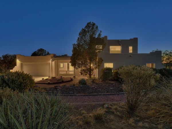 1137 Marigold Drive NE, Albuquerque, NM 87122