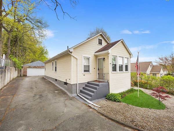 43 Belcourt Rd, Worcester, MA 01605