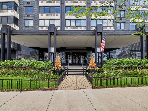 1440 N Lake Shore Drive, Unit 8B, Chicago, IL 60610