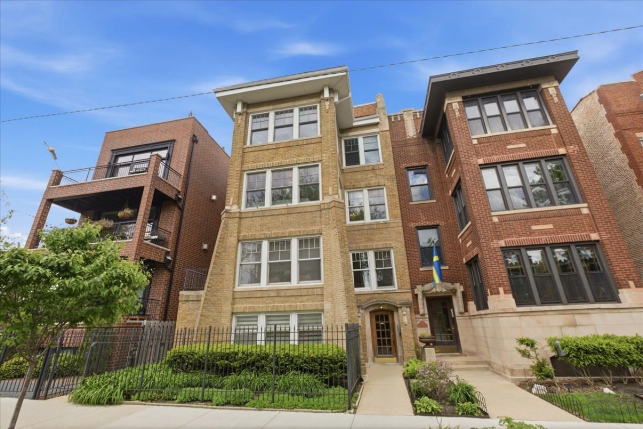 1468 W Balmoral Avenue, Unit 3, Chicago, IL 60640 Main Photo