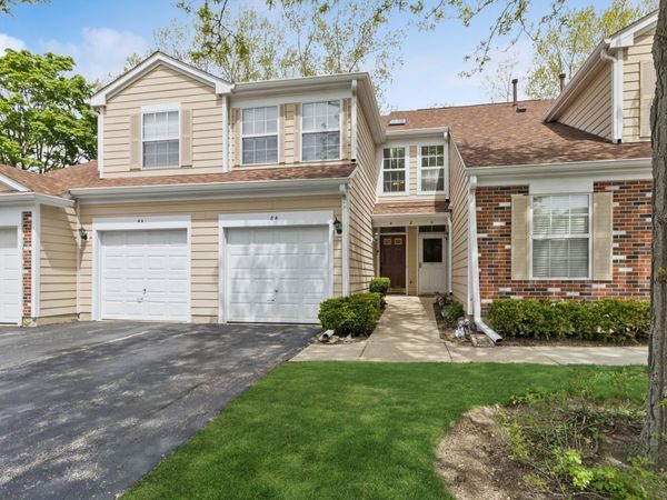 8 Tyler Court , Unit B, Streamwood, IL 60107