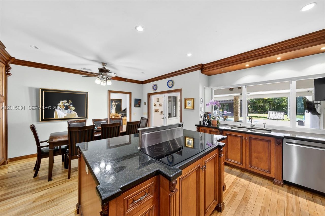 6650 SW 112th St , Pinecrest, FL 33156 Photo