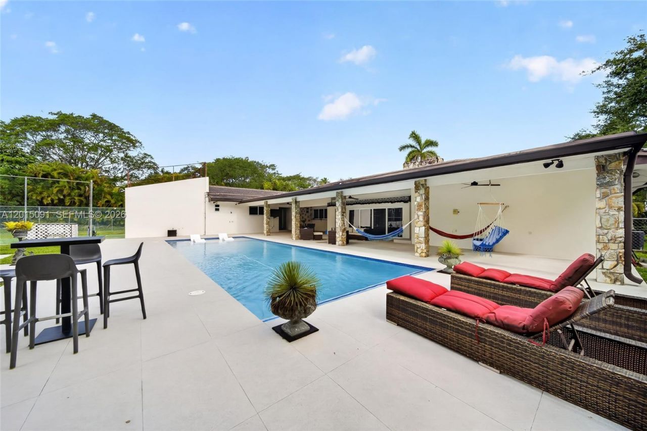 6650 SW 112th St , Pinecrest, FL 33156 Photo