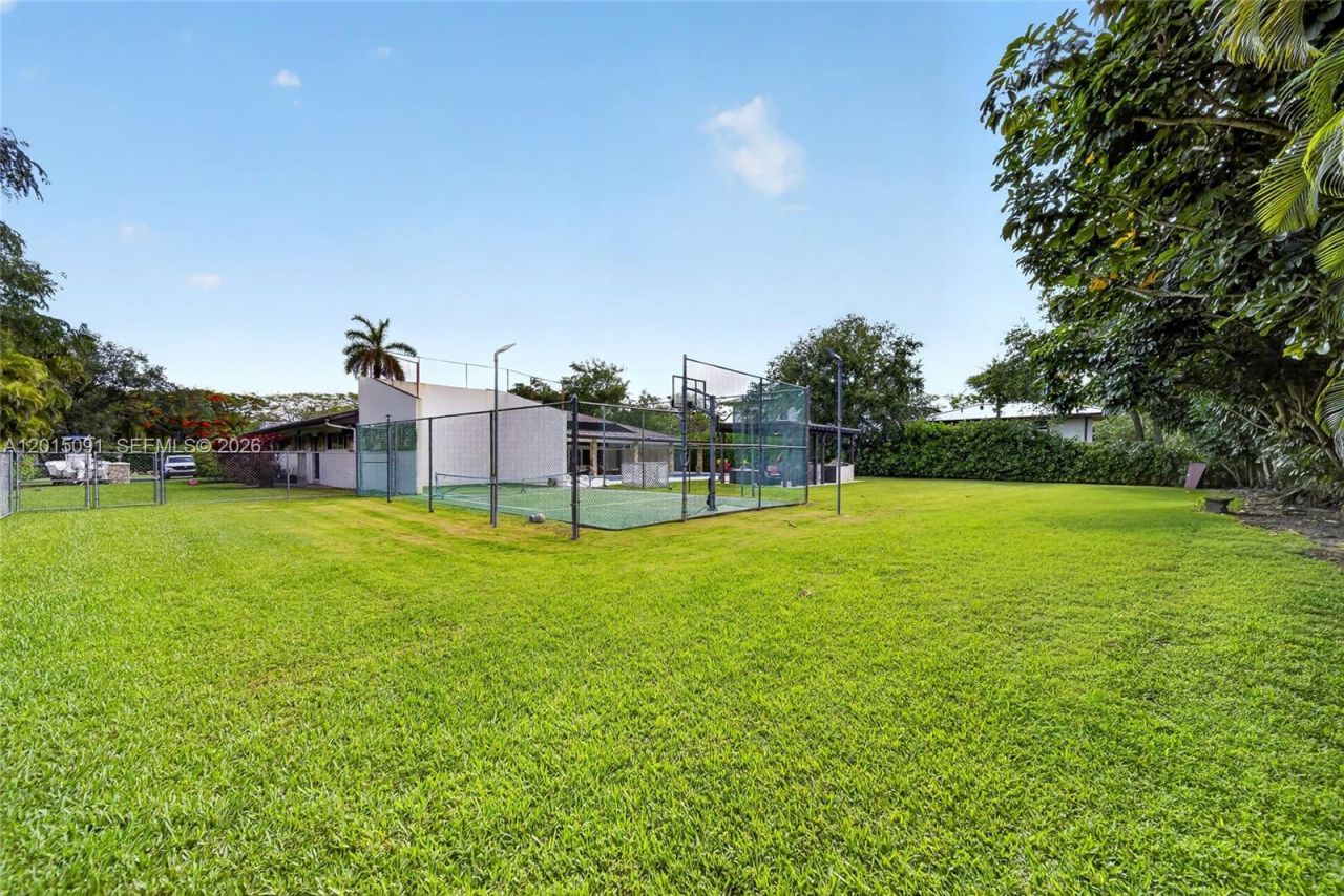 6650 SW 112th St , Pinecrest, FL 33156 Photo