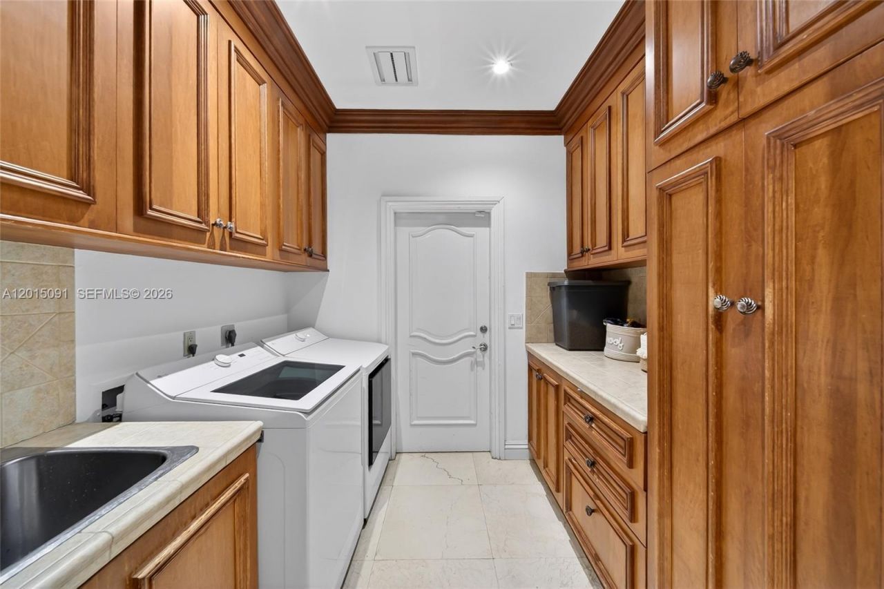 6650 SW 112th St , Pinecrest, FL 33156 Photo