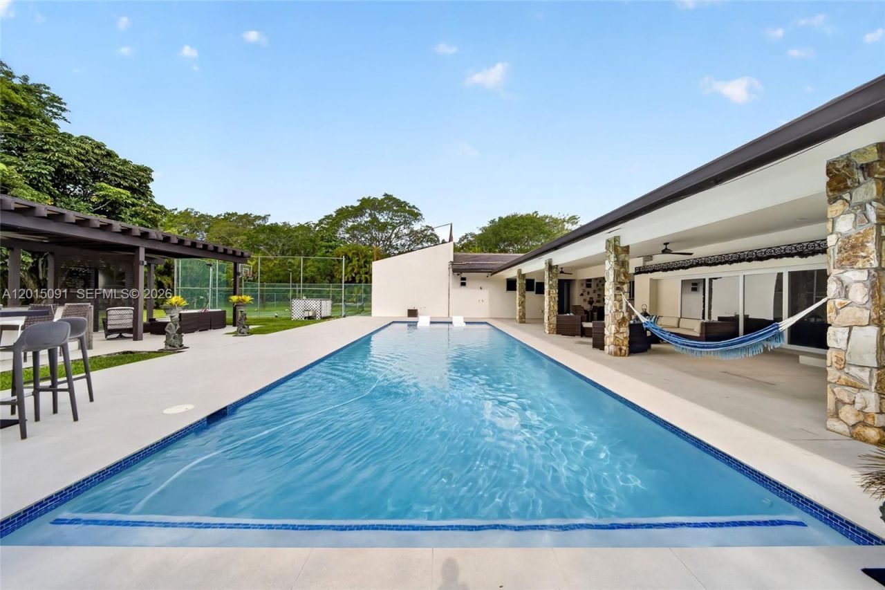 6650 SW 112th St , Pinecrest, FL 33156 Photo