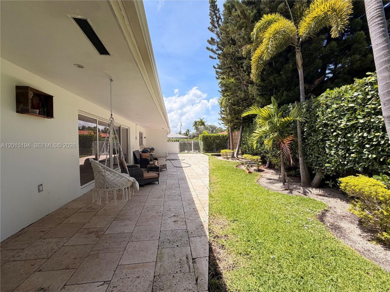 11445 N Bayshore Dr , North Miami, FL 33181 Photo