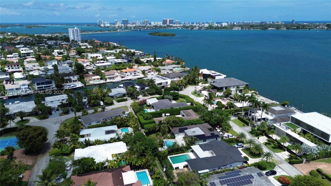 11445 N Bayshore Dr, North Miami, FL 33181 Photo
