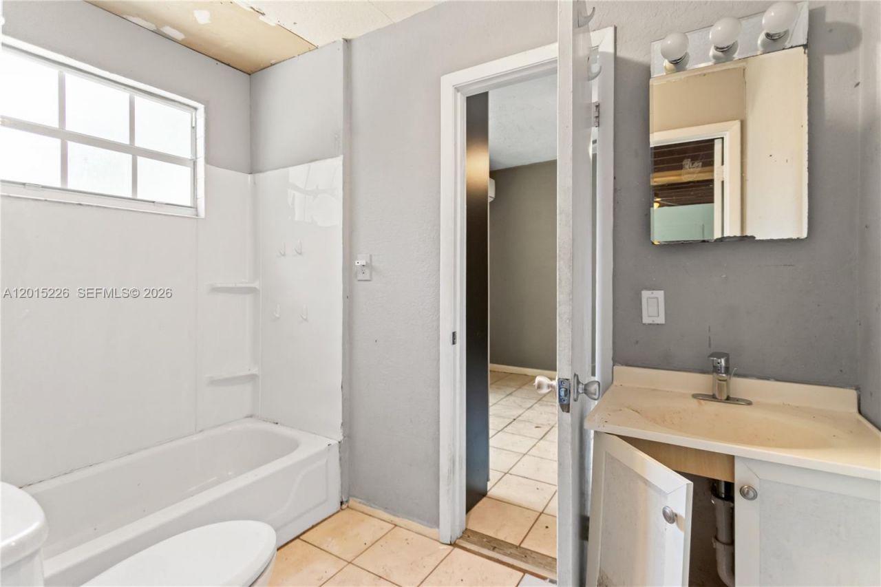 1730 SW 21st St, Fort Lauderdale, FL 33315 Photo