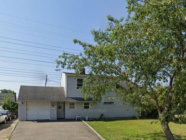 68 Universe Drive, Unit 1st floor, Levittown, NY 11756