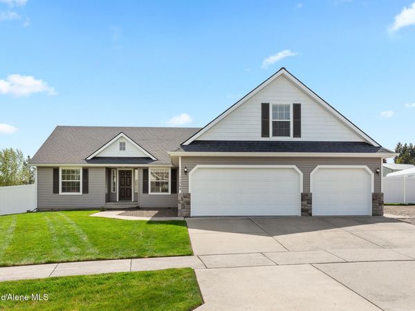 11984 N STINSON DR, Hayden, ID 83835