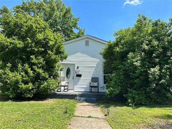 40 N Missouri Avenue, Belleville, IL 62220