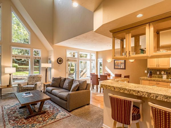 57022 Peppermill Circle, Unit 21-A, Sunriver, OR 97707