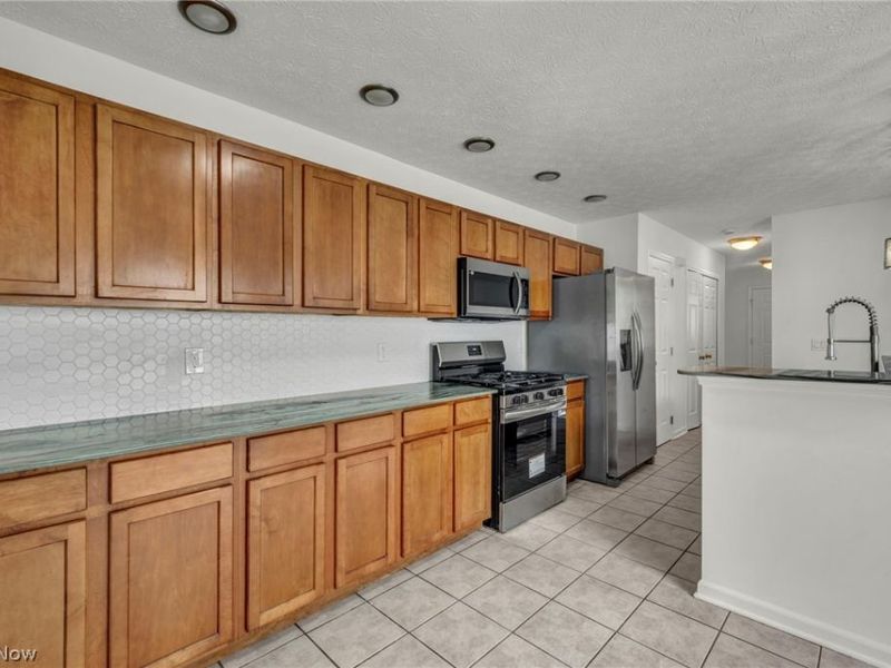 9747 Gates Avenue, Cleveland, OH 44105 Photo 16