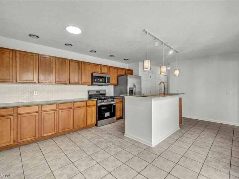 9747 Gates Avenue, Cleveland, OH 44105 Photo 17