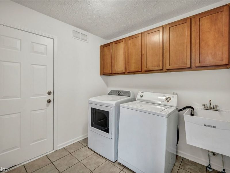 9747 Gates Avenue, Cleveland, OH 44105 Photo 19