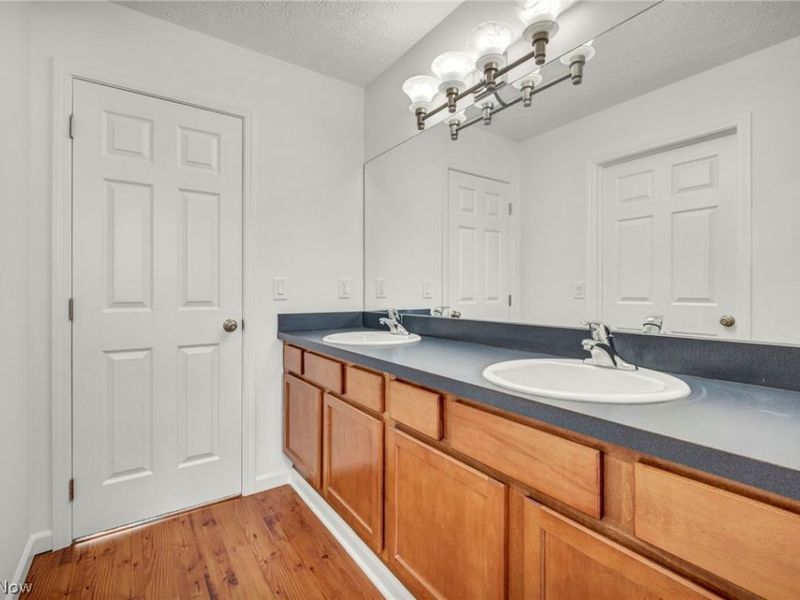 9747 Gates Avenue, Cleveland, OH 44105 Photo 25