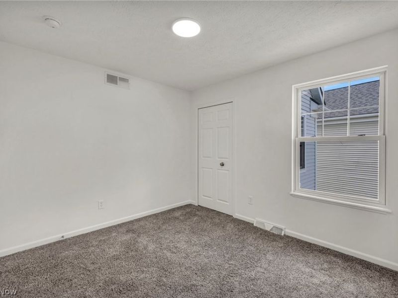 9747 Gates Avenue, Cleveland, OH 44105 Photo 28