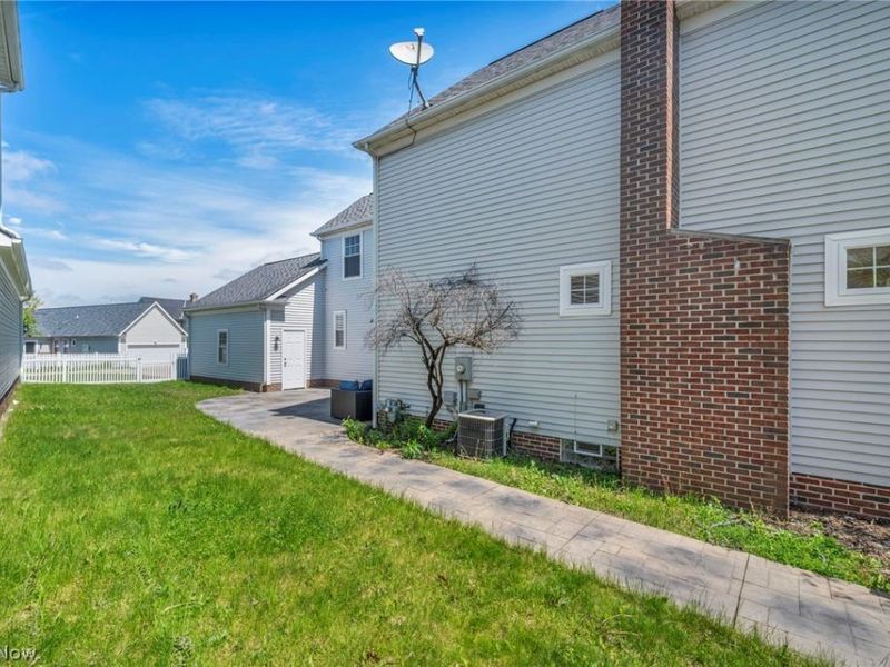 9747 Gates Avenue, Cleveland, OH 44105 Photo 38