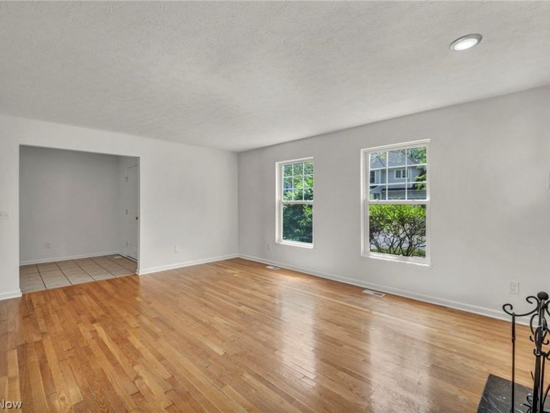 9747 Gates Avenue, Cleveland, OH 44105 Photo 8