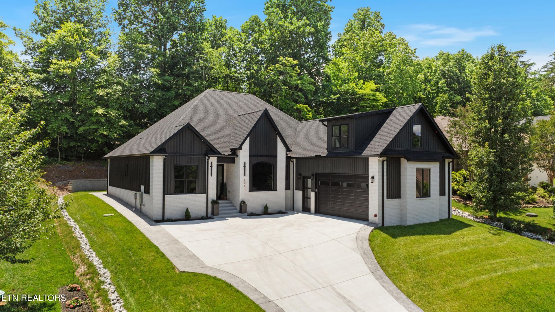 176 Saligugi Way, Loudon, TN 37774 Main Photo