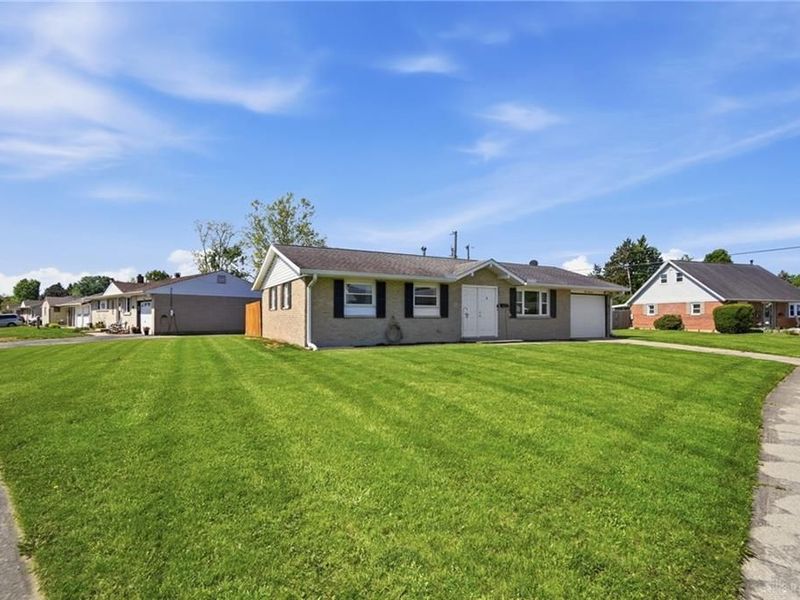 1000 Langdale Avenue, New Carlisle, OH 45344 Photo 2