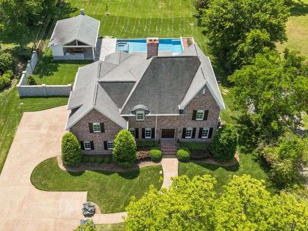 755 Bresslyn Rd , Nashville, TN 37205