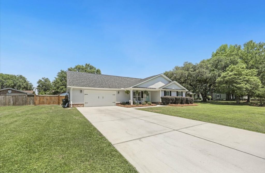 1207 Dennis Boulevard Photo 2