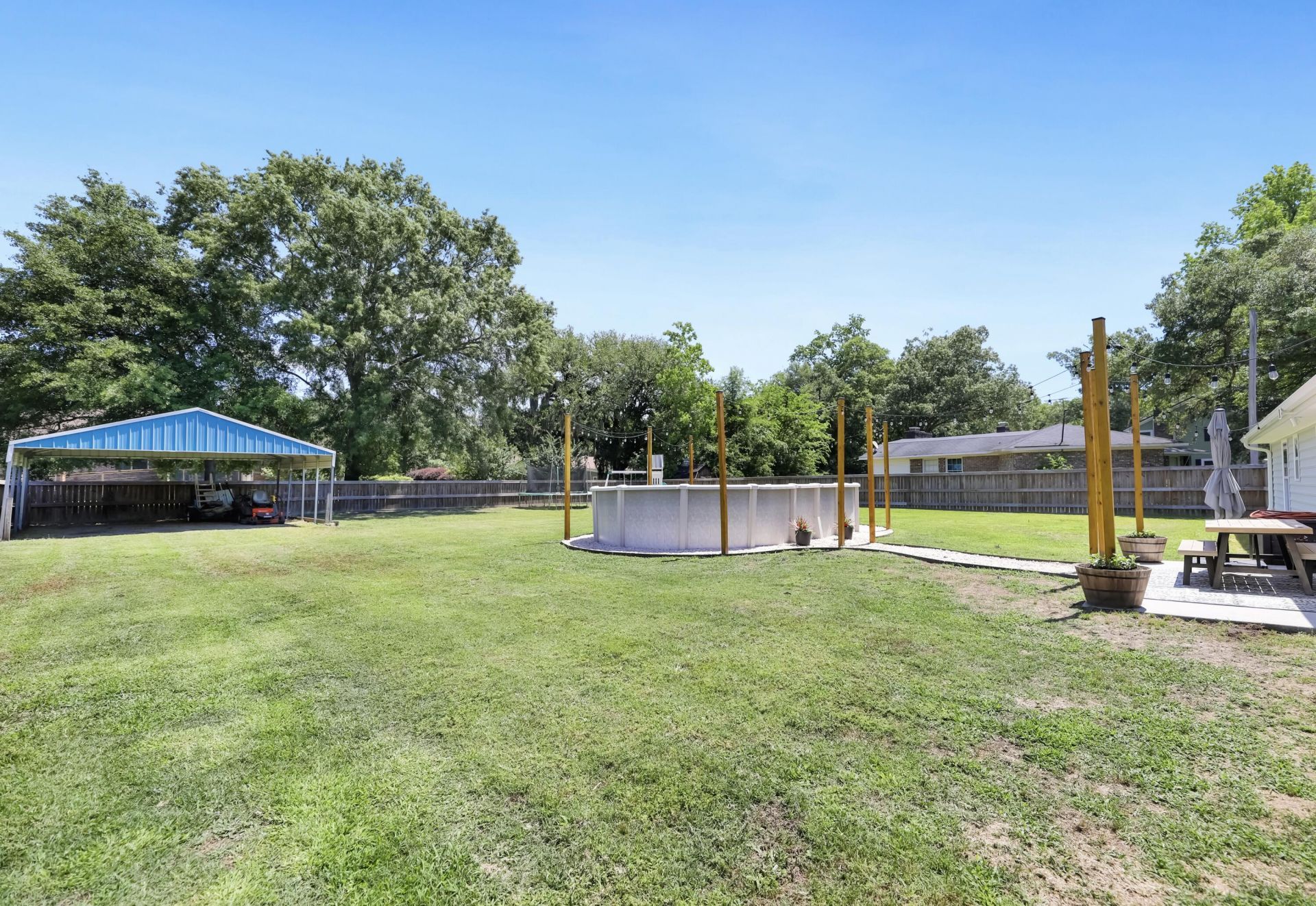 1207 Dennis Boulevard Photo 37