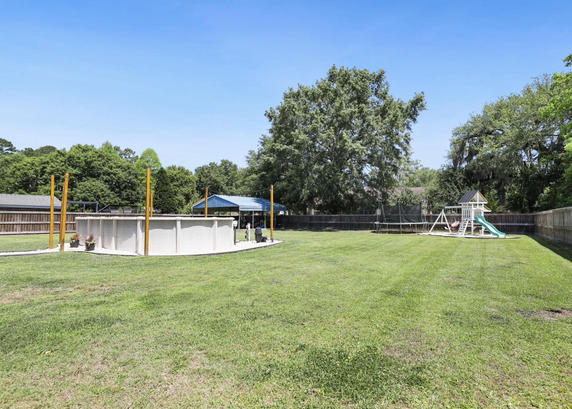 1207 Dennis Boulevard Photo 4