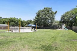 1207 Dennis Boulevard photo 4