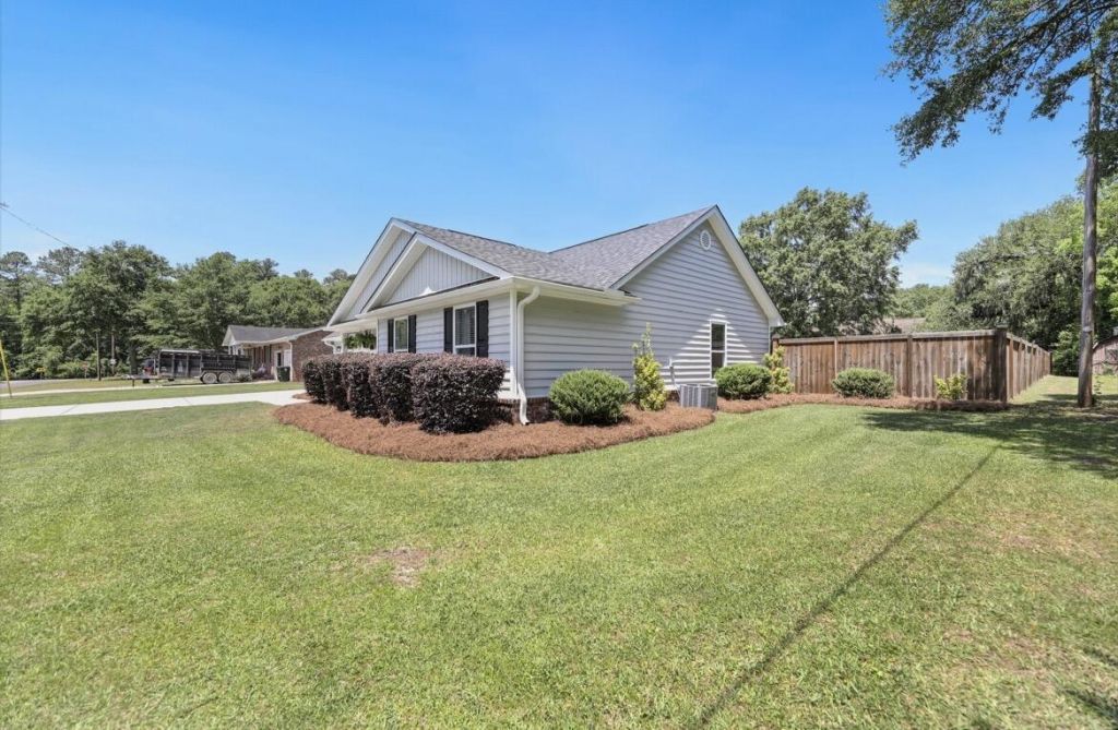 1207 Dennis Boulevard Photo 42