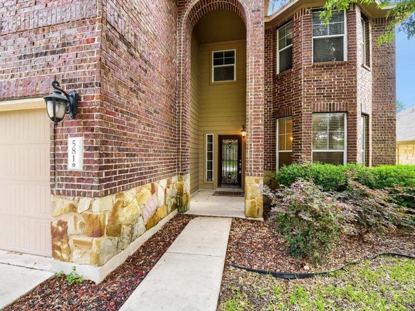 581 Middle CRK, Buda, TX 78610