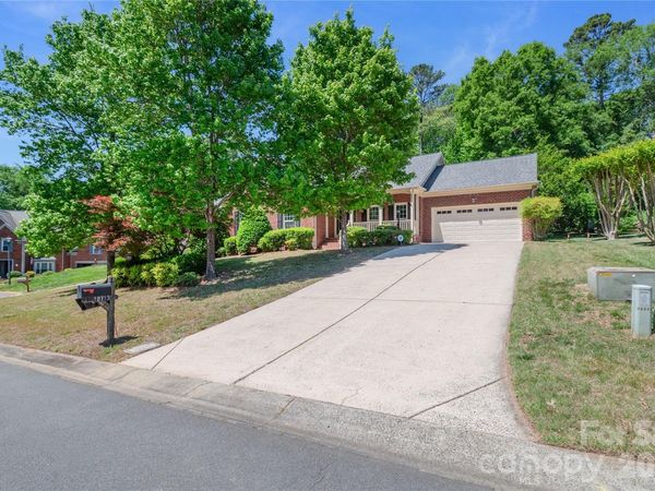 10713 Ridge Acres Road, Charlotte, NC 28214