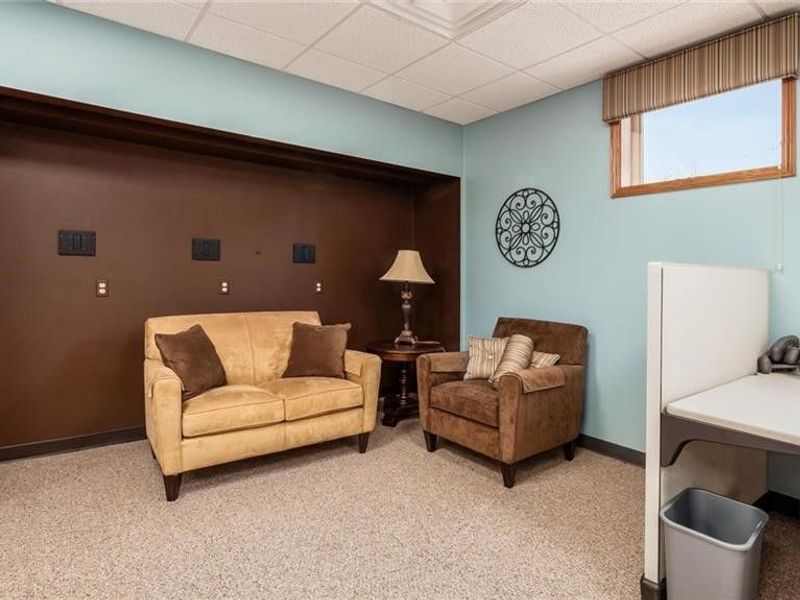 172 S Friendship Drive , New Concord, OH 43762 Photo 3