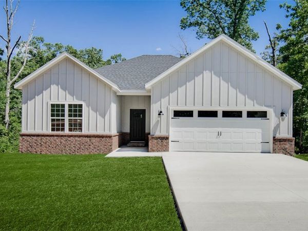 8 Kirkdouglas Lane, Bella Vista, AR 72715
