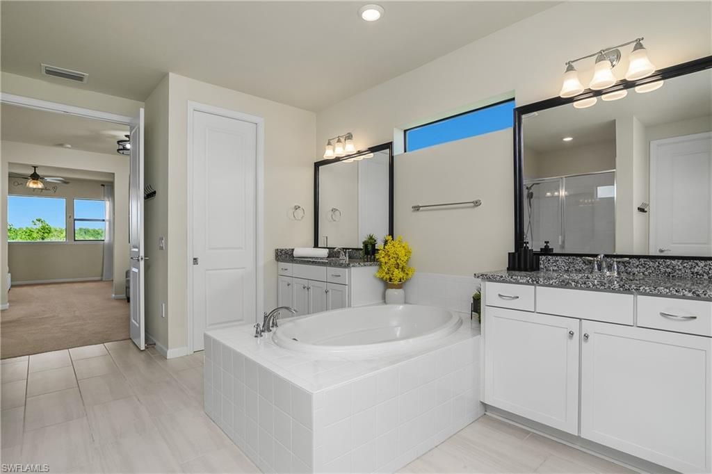 17628 Kinzie Ln, Estero, FL 33928 Photo