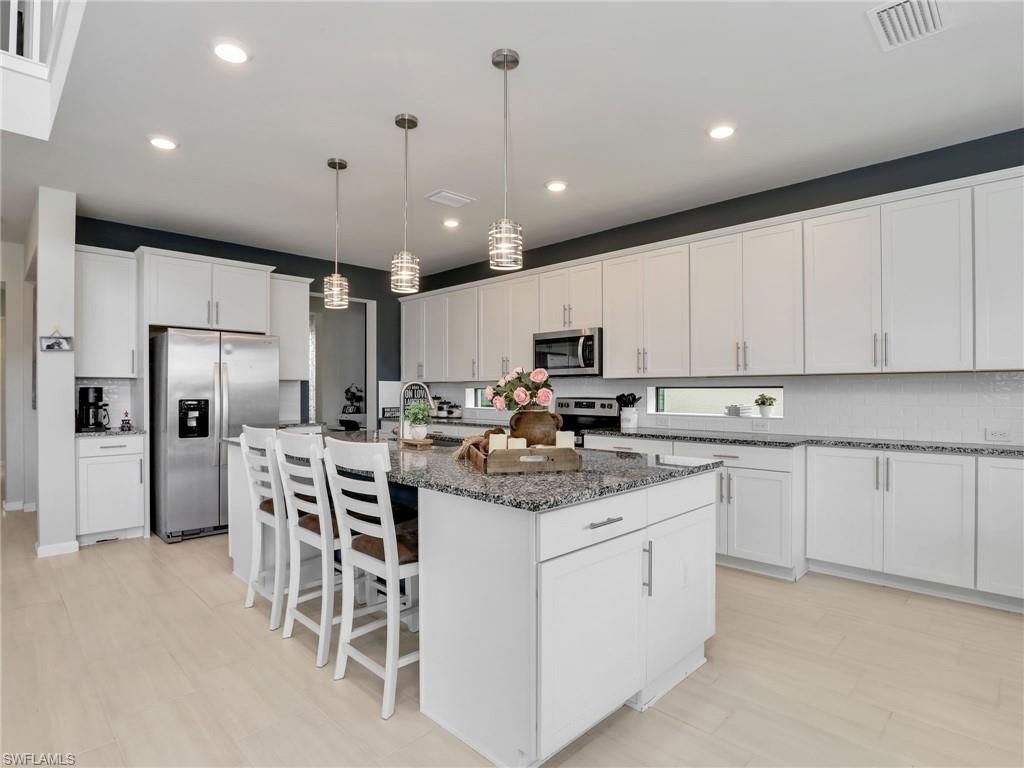 17628 Kinzie Ln, Estero, FL 33928 Photo