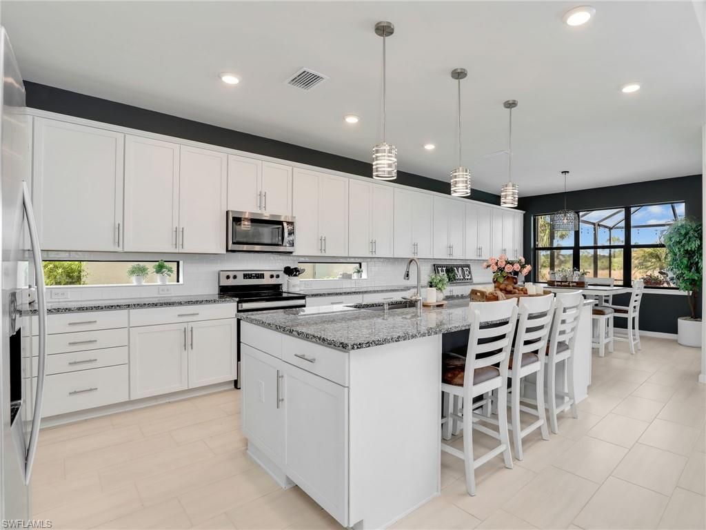 17628 Kinzie Ln, Estero, FL 33928 Photo