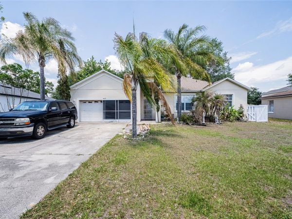 427 LARK COURT , KISSIMMEE, FL 34759