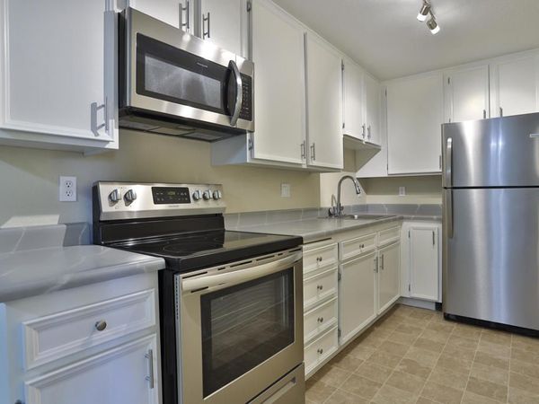 2820 N Arcadia Court, Unit B208, Palm Springs, CA 92262