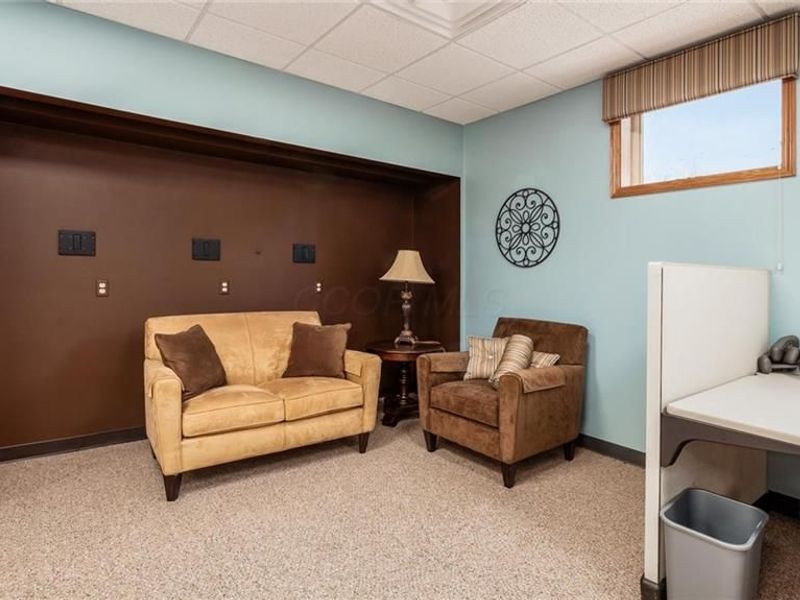 172 S Friendship Drive , New Concord, OH 43762 Photo 3