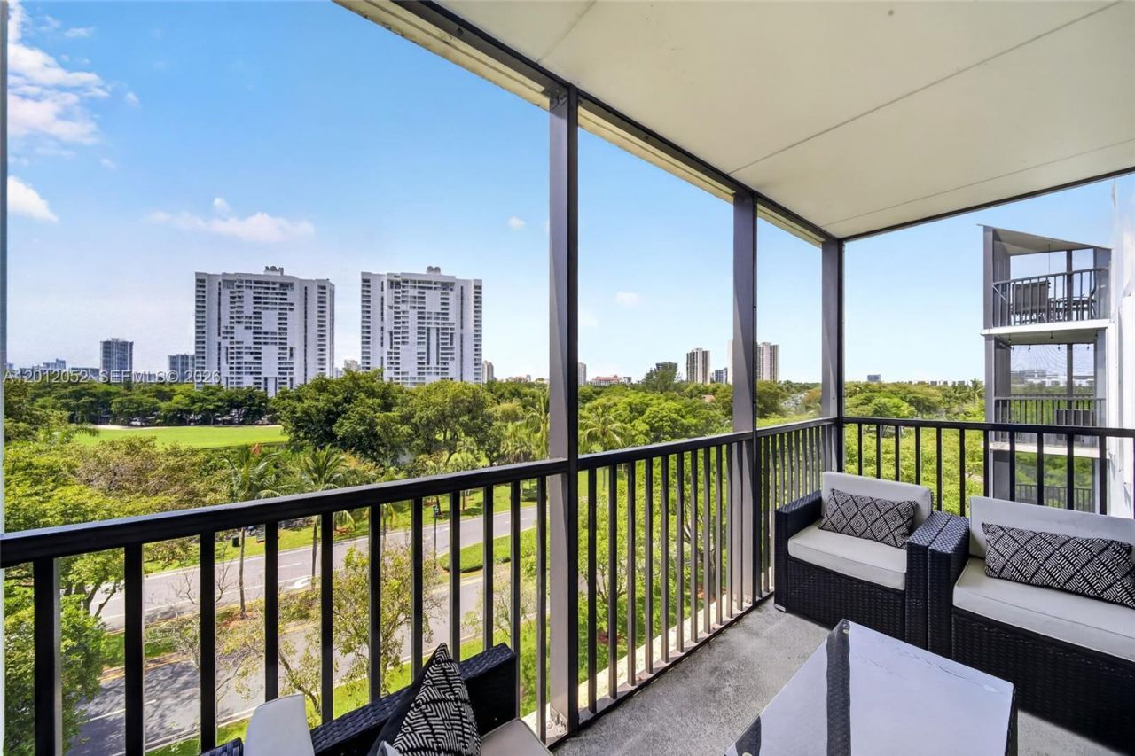 3401 N Country Club Dr, Unit 716, Aventura, FL 33180 Photo