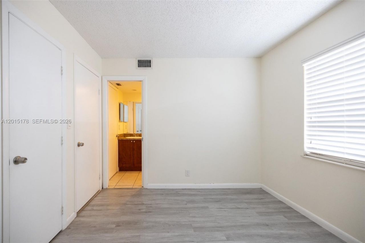 9235 SW 8th St , Unit 403, Boca Raton, FL 33428 Photo