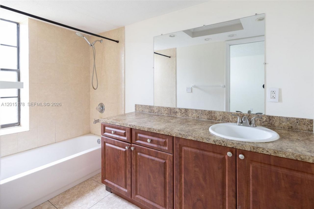 9235 SW 8th St , Unit 403, Boca Raton, FL 33428 Photo