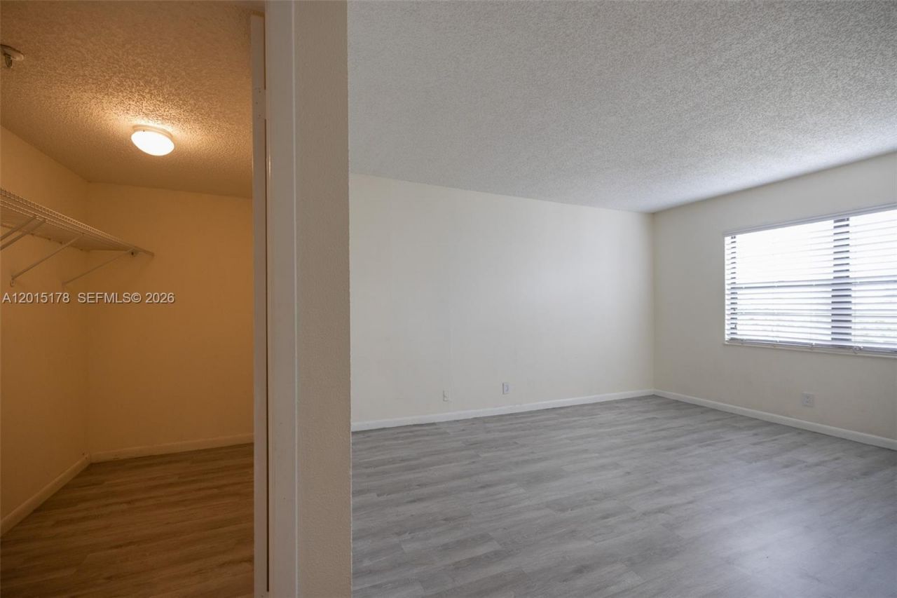 9235 SW 8th St , Unit 403, Boca Raton, FL 33428 Photo