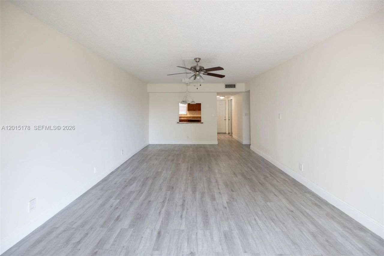 9235 SW 8th St , Unit 403, Boca Raton, FL 33428 Photo