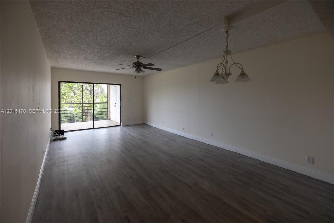 9235 SW 8th St , Unit 403, Boca Raton, FL 33428 Photo