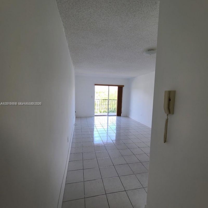 2500 SW 6th St , Unit 303, Miami, FL 33135 Photo